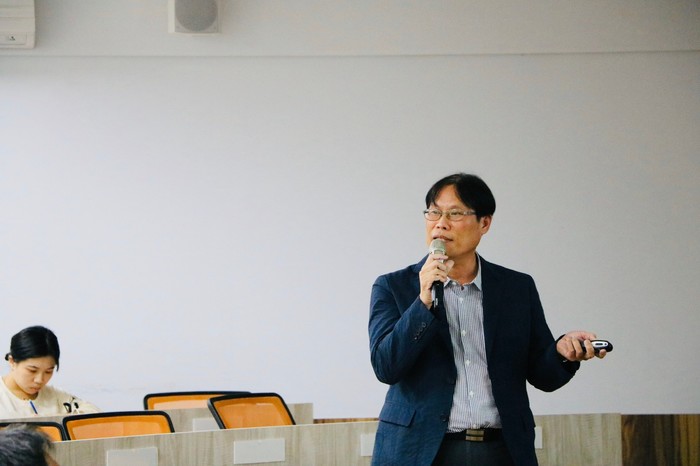 109.09.26 EMBA產業分析專題演講 楊國聰 教授 「探討台灣目前能源比例分析與未來方向」圖片
